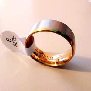 Size 8 Silver & Gold Titanium Unisex Band Ring. New. Opened only for photographi